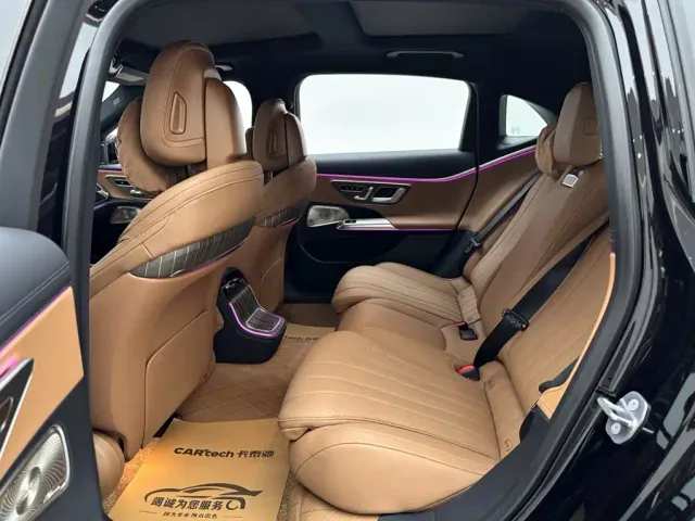 Mercedes-Benz E-Class — Фото автомобиля 9