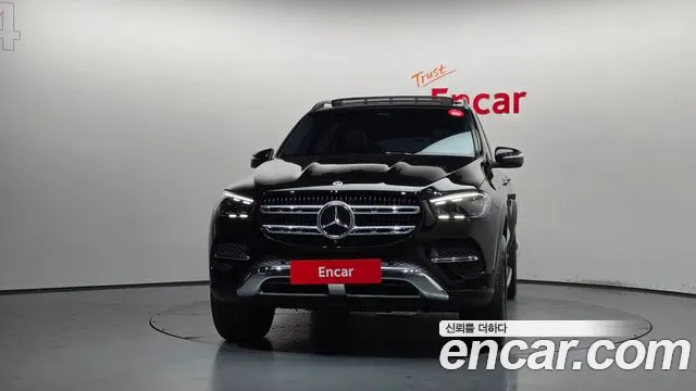 Mercedes-Benz GLE-Class — Фото автомобиля 3