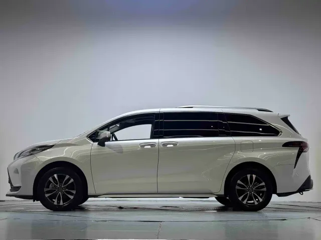 Toyota Granvia — Фото автомобиля 15