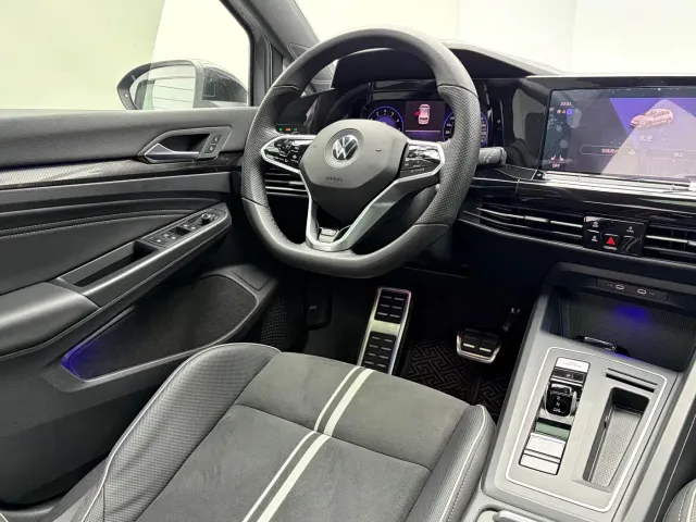 Volkswagen Golf — Фото автомобиля 8