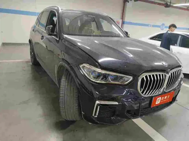 BMW X5 — Фото автомобиля 2
