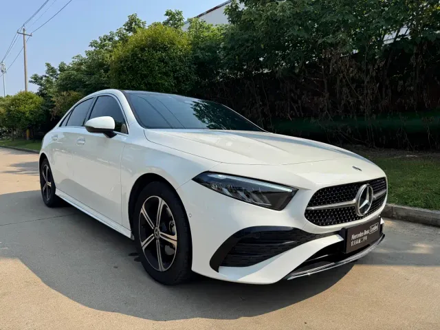 Mercedes-Benz A-Class — Фото автомобиля 3