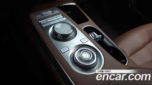 Genesis GV70 2.5T Бензин AWD — Фото автомобиля 9