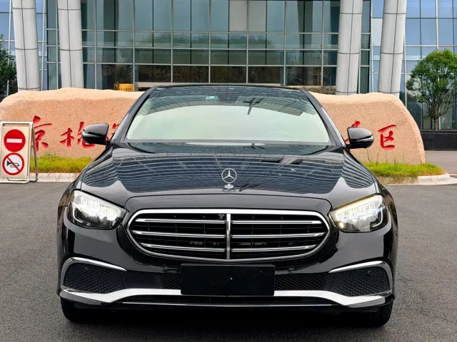 Mercedes-Benz E-Class — Фото автомобиля 5