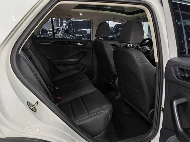 Volkswagen T-Roc — Фото автомобиля 10