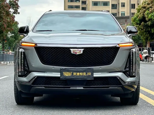 Cadillac XT5 — Фото автомобиля 2