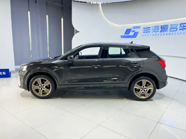 Audi Q2L — Фото автомобиля 3