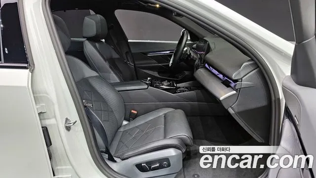 BMW 5-Series 5 серия (G60) 530i xDrive M Sport — Фото автомобиля 10