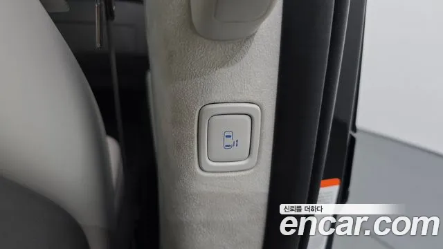 Hyundai Staria Staria 4WD Lounge 9 мест — Фото автомобиля 25
