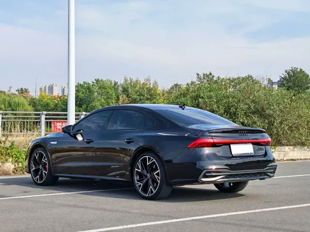 Audi A7L — Фото автомобиля 8