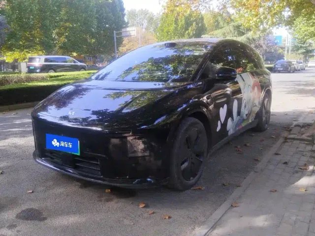 Фотография автомобиля — Li Auto i8