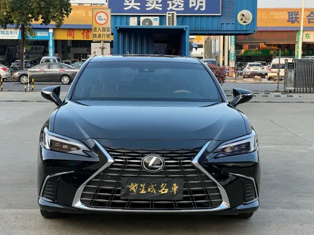Lexus ES — Фото автомобиля 2