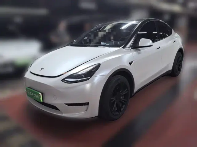 Фотография автомобиля — Tesla Model Y