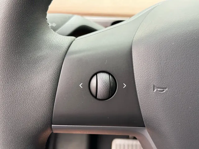 Tesla Model Y — Фото автомобиля 15
