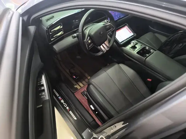 BYD Qin L — Фото автомобиля 15