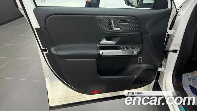 Mercedes-Benz EQB — Фото автомобиля 19