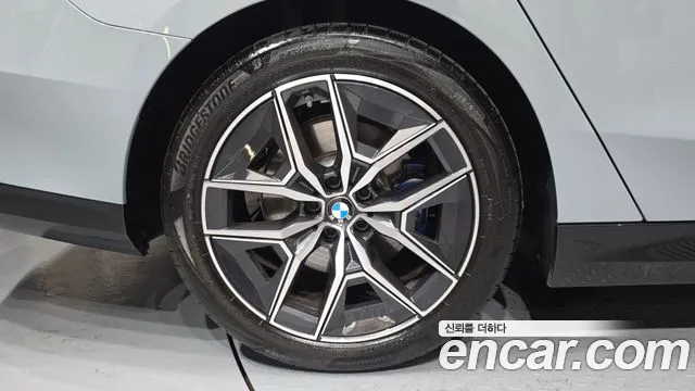 BMW 5-Series — Фото автомобиля 5