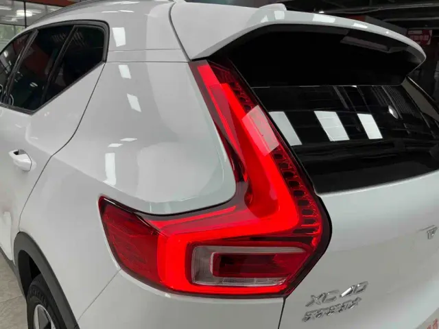 Volvo XC40 — Фото автомобиля 24