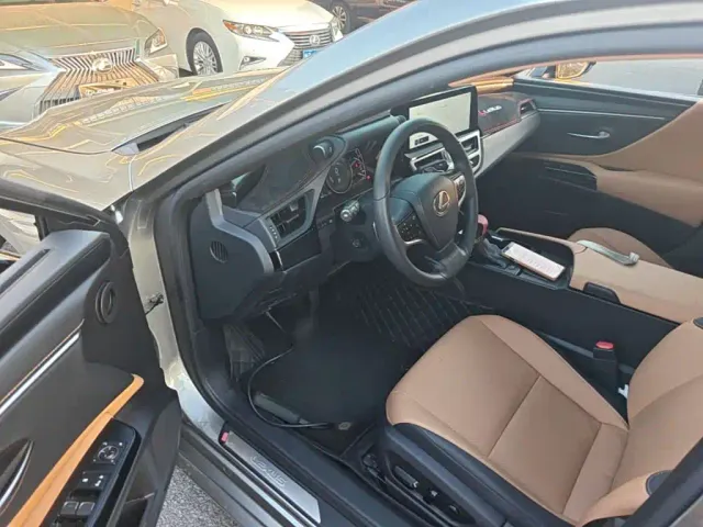 Lexus ES — Фото автомобиля 15