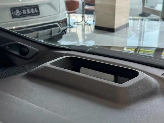 Toyota Alphard — Фото автомобиля 17