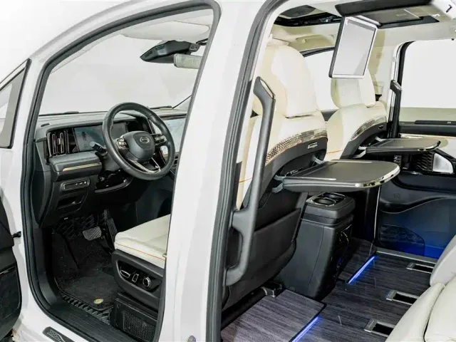 GAC Trumpchi E9 — Фото автомобиля 18