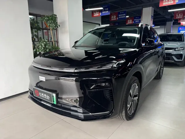 Фотография автомобиля — Geely Galaxy Starship 7 EM-i