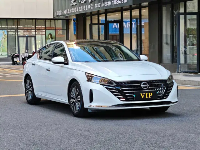 Nissan Teana — Фото автомобиля 3
