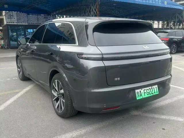 Li Auto L7 — Фото автомобиля 6