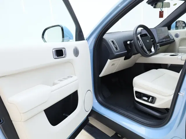 Li Auto L7 — Фото автомобиля 13