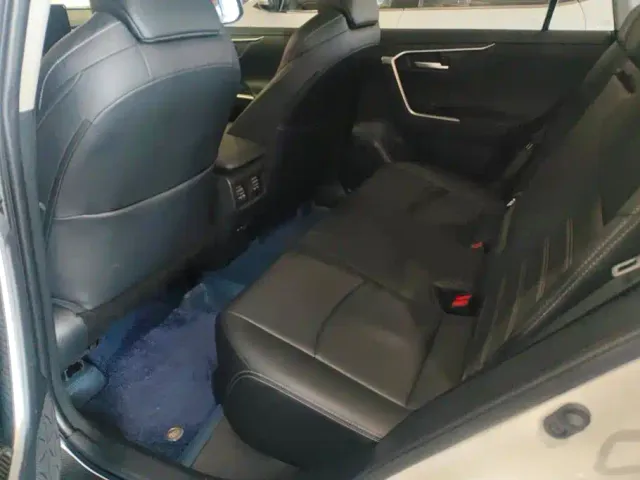 Toyota Wildlander — Фото автомобиля 11