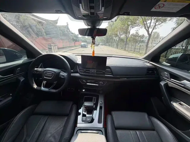 Audi Q5L — Фото автомобиля 5