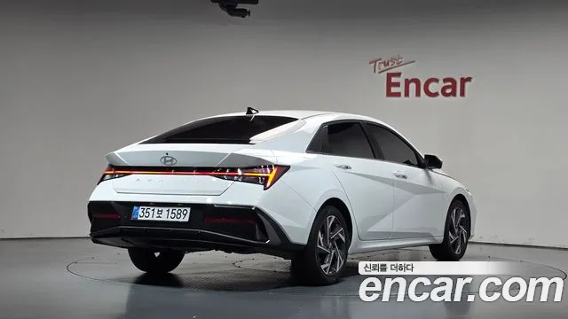 Hyundai Avante CN7 — Фото автомобиля 2