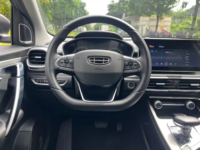 Geely Binyue — Фото автомобиля 4
