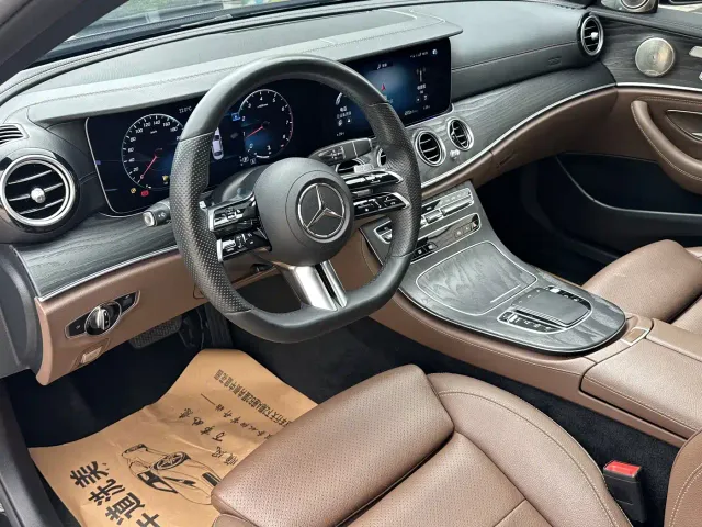 Mercedes-Benz E-Class — Фото автомобиля 5