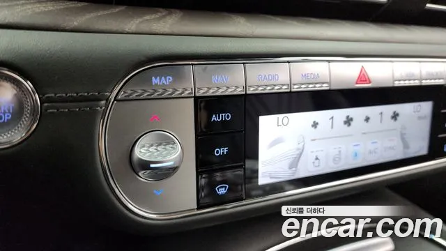 Genesis G90 Бензин 3.5 турбо AWD — Фото автомобиля 26