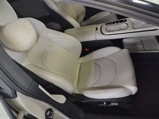 Xiaomi SU7 — Фото автомобиля 24