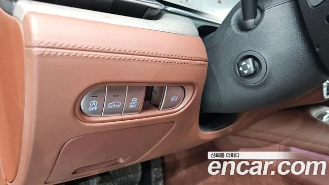 Genesis G90 Бензин 3.5 турбо AWD — Фото автомобиля 14