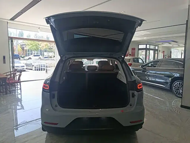Leapmotor C11 — Фото автомобиля 18