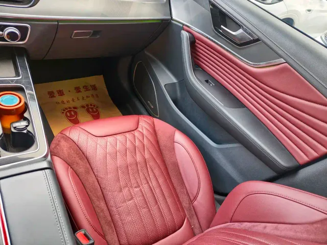Hongqi HS5 — Фото автомобиля 8