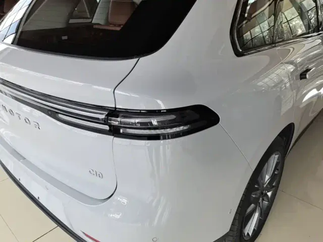 Leapmotor C10 — Фото автомобиля 7