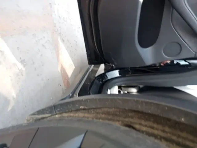 Tesla Model Y — Фото автомобиля 21