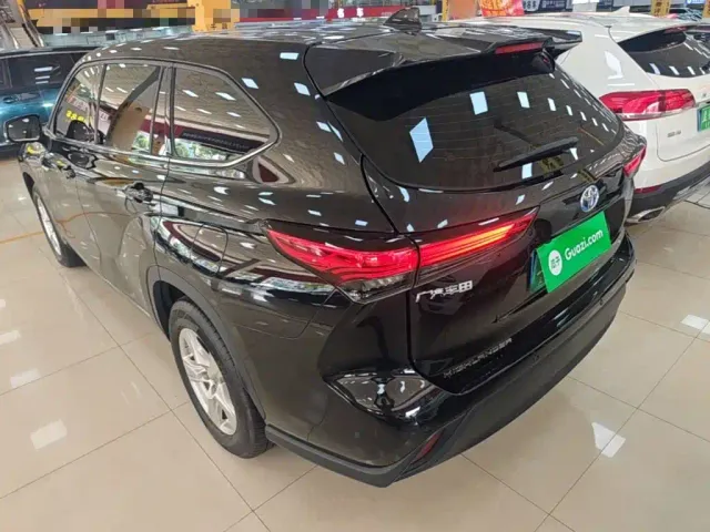 Toyota Highlander — Фото автомобиля 4