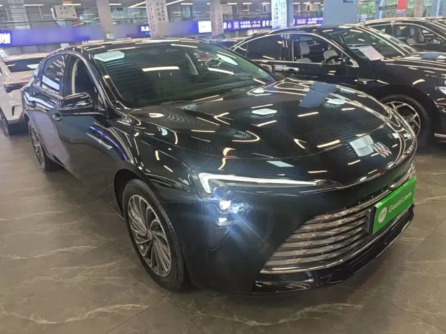 Buick LaCrosse — Фото автомобиля 3