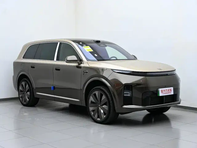 Li Auto L9 — Фото автомобиля 4