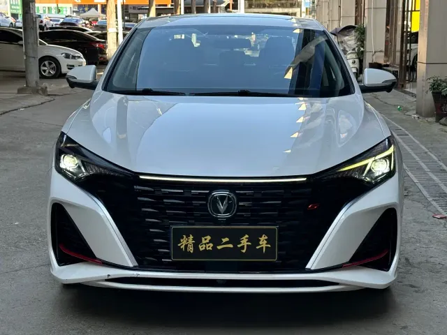 Changan Eado — Фото автомобиля 2