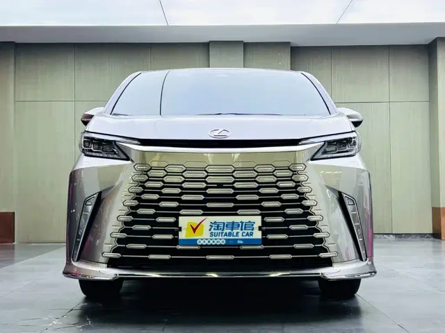 Lexus LM — Фото автомобиля 2