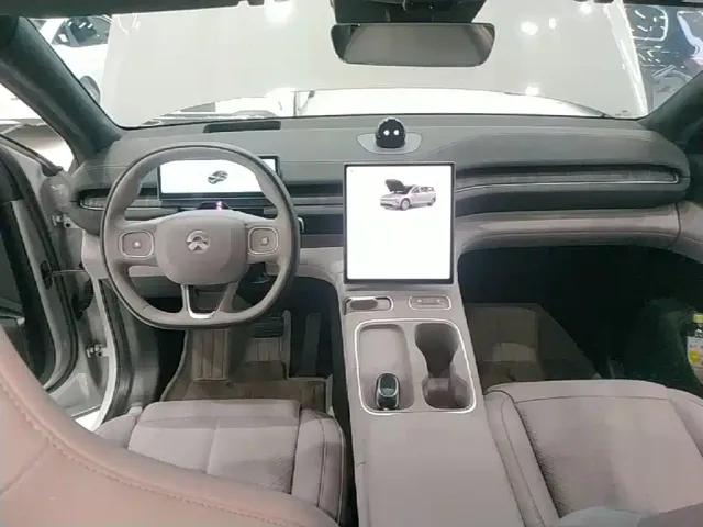 Nio EC6 — Фото автомобиля 9