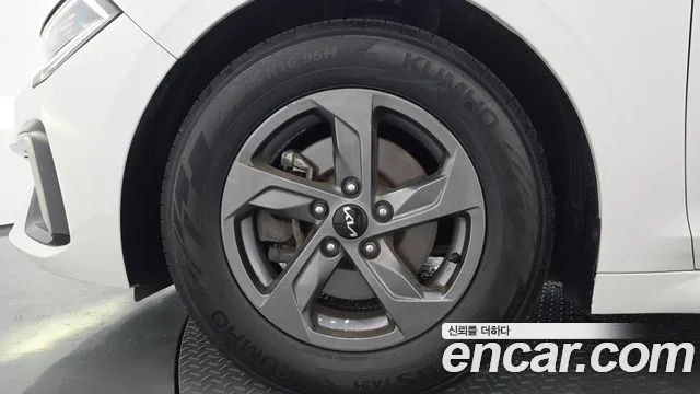 Kia K5 Новый K5 3 поколение 2.0 LPi(Для проката) — Фото автомобиля 5