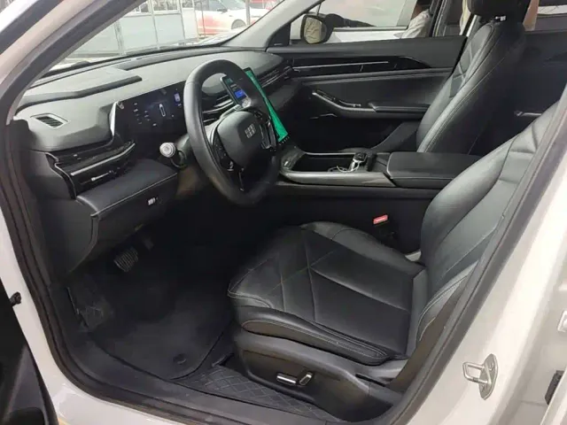 Geely Galaxy L6 — Фото автомобиля 14