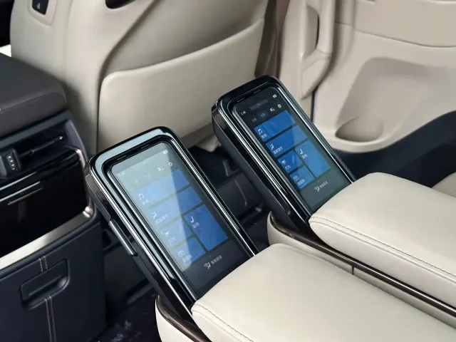 Toyota Alphard — Фото автомобиля 18